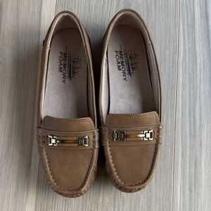 Life Stride Women's Vanity Brown Slip-On Loafers Size 7